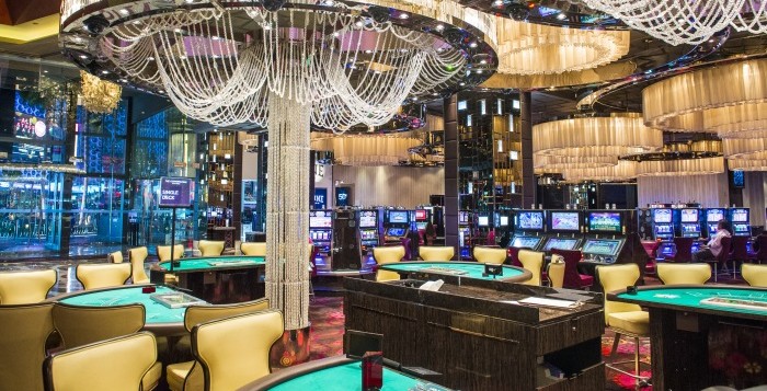 casino met pokertafels 700x357 v2