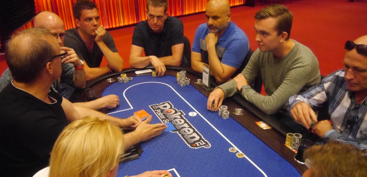 pokerbus