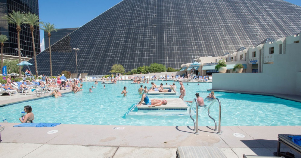 luxor pools
